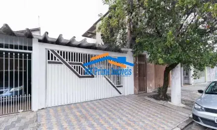 Linda Casa Térrea com 3 Dormitórios e 2 Vagas de Garagem.