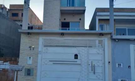 Sobrado com 3 dormitórios e 2 banheiros à Venda, 205 m² - Jandira.