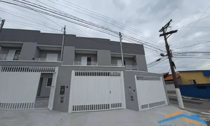 Sobrados novos com  3 dormitórios sendo 1 suítes - Bela vista