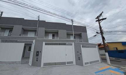Sobrados novos com  3 dormitórios sendo 1 suítes - Bela vista