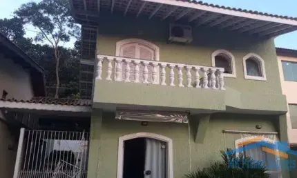 Sobrado 300m² sendo 190m² de área const. - Granja Viana.