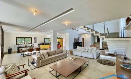 Cond. Vintage - Casa de 600m² com 6 Suítes e Infraestrutura Completa.