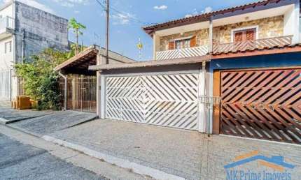 Sobrado Mobiliado de 167m² com 3 Quartos e Área Gourmet.