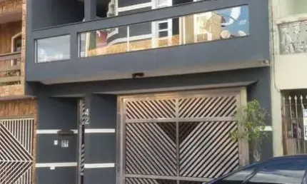 Sobrado Espetacular com 280m² e 4 Dormitórios - Santa Maria.