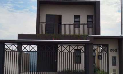 Casa com Arquitetura Diferenciada e Vista Livre em Cajamar