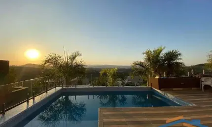 Casa Nova Mobiliada à Venda no Condomínio Gênesis II sendo 510m²  Terreno.