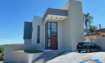 Casa nova em condomínio 350m² com 3 dormitórios na Granja Viana.