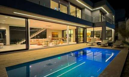 Casa à Venda em Condomínio com 4 Suítes no Solaia sendo 568,94m².