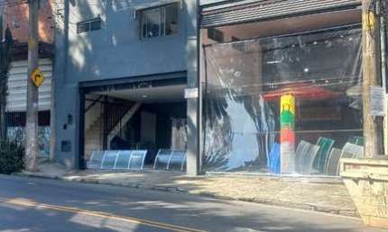 Galpão para Venda com 420m² e Pé Direito com 9mt em CARAPICUÍBA.