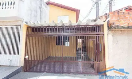 Excelente Sobrado com 3 Dormitórios e 2 Vagas de Garagem.