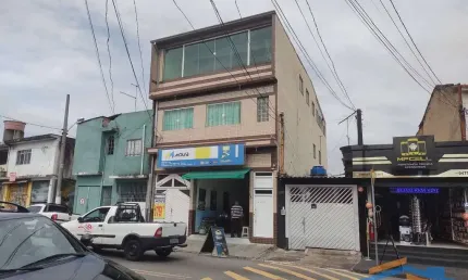 Sobrado pra renda Jd Padroeira-Osasco com 4 casas no quintal