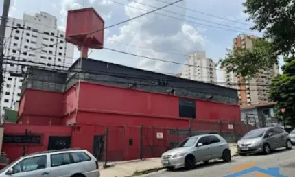 Prédio comercial 660m² com 5 salas na Vila Leopoldina.