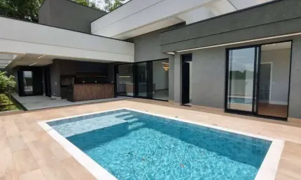 Casa c/ 317m² c/ 3 Suítes, 4 vagas no Condomínio Vintage na Granja Viana