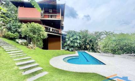 Cond. Recanto Impla - Casa de revista! 3 dorm / 1 suíte + 2 aptos hóspedes.