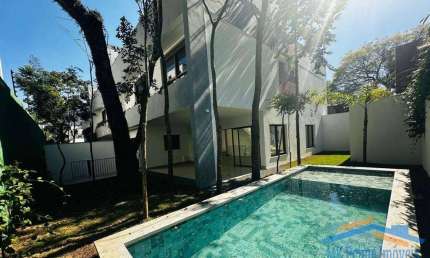 Casa de Condomínio com 4 suítes no Alto da Boa Vista/SP.