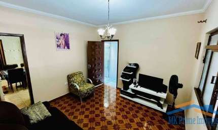 Excelente Casa Térrea com 2 Dormitórios e 2 Vagas de Garagem.