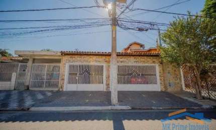 Excelente Casa Térrea com 3 Dormitórios, Edícula e 3 Vagas de Garagem.