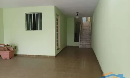 Casa Assobradada no Jardim Bussocaba  212m² de Área Útil com Área Gourmet