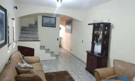 Sobrado a Venda com 3 quartos no Jaguaribe em Osasco.