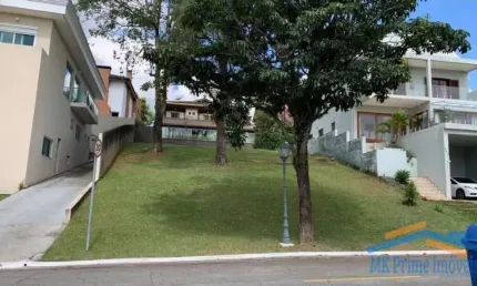 Terreno com 450m² em Cond. Morada dos Pássaros - Aldeia da Serra - Barueri.