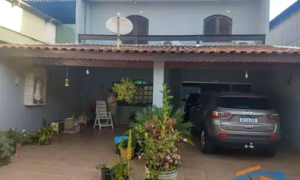 Casa à Venda, 132 m²  com 3 Quartos e 2 banheiros  - Piratininga