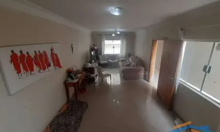 Casa à Venda, 230 m² com 3 Quartos e 1 Banheiro  - Campesina