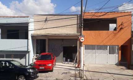 Ótimo Imóvel para Renda 5 Casas e 1 Salão Comercial.