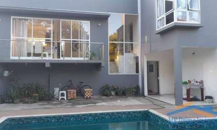 Casa de condomínio 180m2, com 3 dormitórios em Cotia/SP.