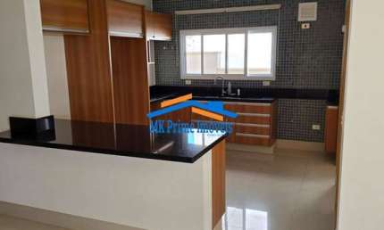 Linda Casa Térrea a venda em Condomínio com 3 Suítes e Mobiliada- GENESIS 2