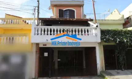 Ótimo Sobrado com 3 Dormitórios sendo 1 Suíte com Hidro e 2 Vagas.