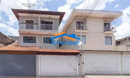 Excelente Sobrado com 3 Dormitórios sendo Suíte com Sacada e 3 Vagas.