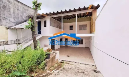 Lindo Sobrado com 2 Dormitórios, 6 Vagas de Garagem - Três Montanhas/Osasco