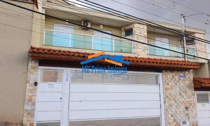 Sobrado com 130mt² - 3 Quartos sendo 1 Suíte - Móveis Planejados - 2 vagas