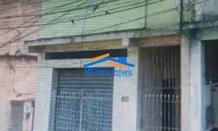 Ótima Imóvel Para Renda com 3 Casas e 1 Salão Comercial.