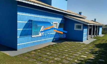 Imóvel de Alto Padrão: 3 Dormitórios, Suíte, Forno de Pizza e Muito Mais.