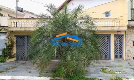 Ótima casa com 4 Dormitórios sendo 2 Suítes e Duas Vagas de Garagem