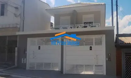 Casa com 3 quartos sendo 2 suítes e 4 vagas de garagem.