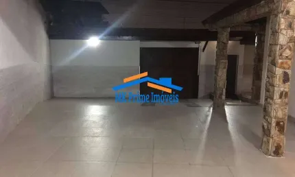 Casa à Venda com , 3 Quartos e 6 Vagas City Bussocaba.
