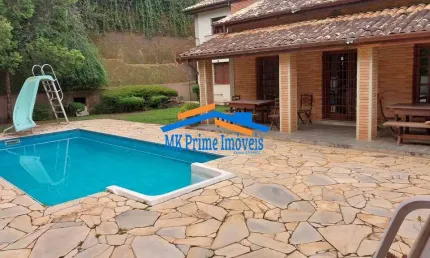 Oportunidade: linda residência na granja viana, com 3 suítes, piscina!!!
