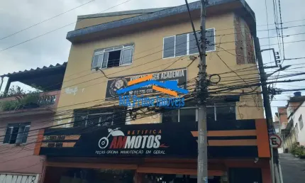 Salão comercial 1° e 2° andar em avenida de grande fluxo de veículo.