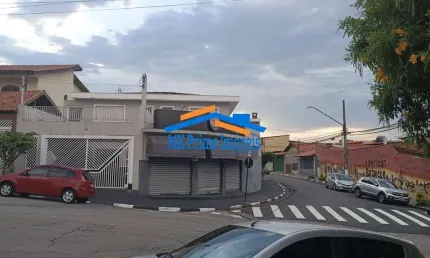 Ótimo Salão Comercial e uma Casa Residencial com 2 Vagas de Garagem.
