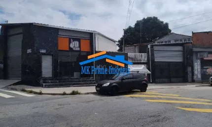 Imperdível: imóvel para investidor com 2 salões e 2 casas residenciais.