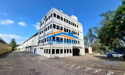 Galpão com terreno 6000m² em Alphaville para locação.