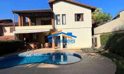 Sobrado com 3 Dormitórios sendo 1 Suíte - Piscina - 2 Vagas