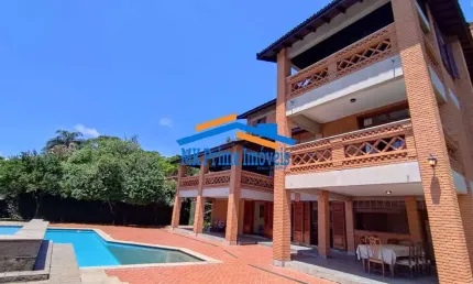 VENDE/ ALUGA Casa em Condomínio com 1500m²- FAZENDINHA-CARAPICUIBA