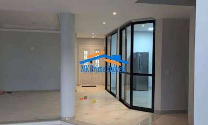 Vende casa em Condomínio com 03 Quartos, sendo 02 Suítes - RES.9 - ALPHA