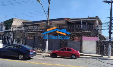 Imóvel com 4 Salões + 4 Casas – Investimento com Retorno Imediato.
