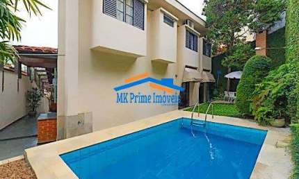 Sobrado à Venda, 274 m² com 3 Quartos e 5 banheiros