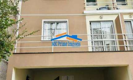 Sobrado em Condomínio 3 Dorm/ Sendo 1 Suíte - Lazer - Quintal