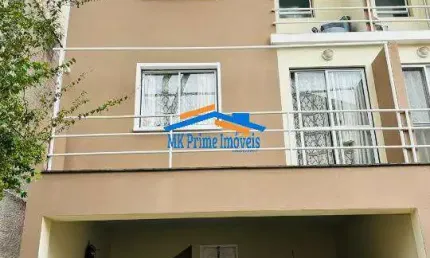 Sobrado em Condomínio 3 Dorm/ Sendo 1 Suíte - Lazer - Quintal